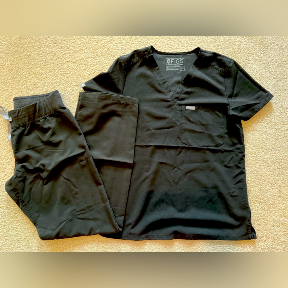 Figs XS basics Scrub set in black
